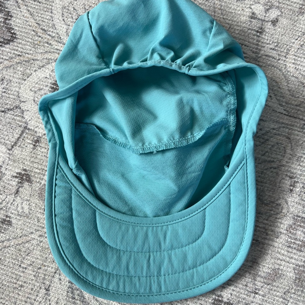 Brooks Lightweight Packable Hat - Picture 2 of 2
